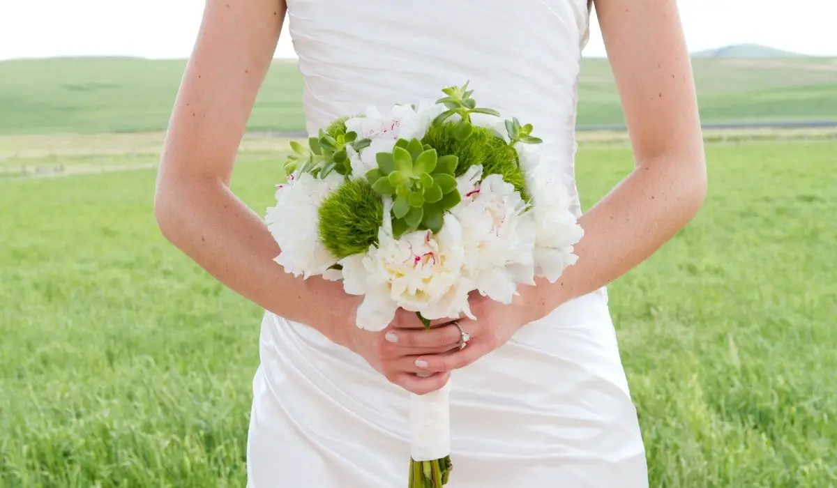 How To Make A Succulent Wedding Bouquet